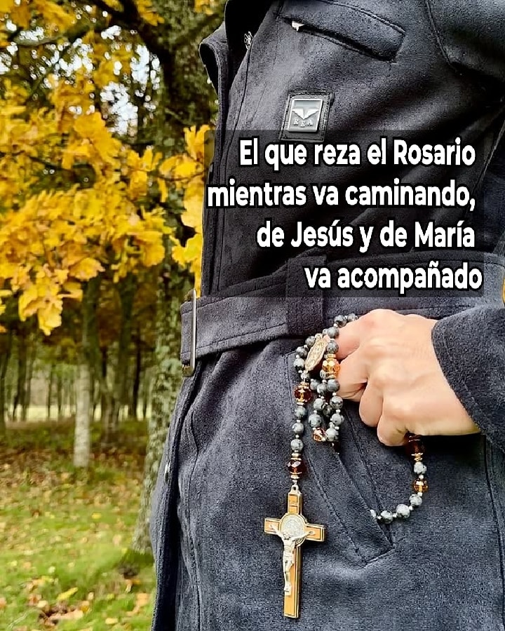Reza el rosario mientras caminas